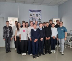 УЗ «Несвижская ЦРБ» посетили учащиеся Несвижской гимназии 8 «В» класса